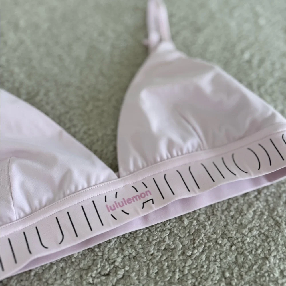 Lululemon, License to Train Triangle Bra Light Support, A/B cup
Meadowsweet Pink - Picture 7 of 11